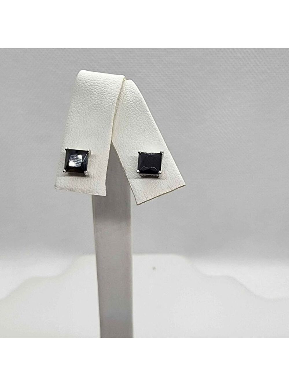 NEW Sterling Silver 925 Black GemStone Studs - Earrings